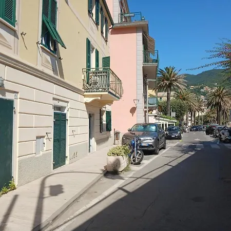 Casa Nausicaa A Pochi Passi Dal Mare Con Posto Auto Riservato דירה מונליה